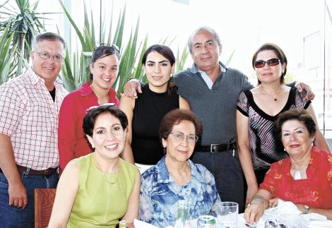 Enrique Martínez Cassani, Sandra Martínez Soltero, Ale Soltero Menéndez, Manuel Sadott Soltero, Cocol de Soltero, Nelly de Meléndez, Tere de Soltero y Norma S. de Martínez