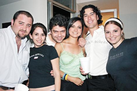 Aris Papadópulos, Karla Martínez, Alejandro Mexsen, Ana Rosa Pérez, Ricardo Aguilar y Regina Ortiz