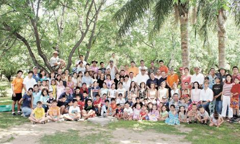 SEMBRADORES FESTEJAN A NIÑOS
Grupo asistente a la celebración de día del niño de sembradores