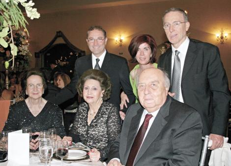 Ana María Bringas de Martín, Marilú Hernández de Thomé, Roberto Thomé, Alberto Martín Soberón, Mavisa Rodríguez Garza y Armando Martín Soberón