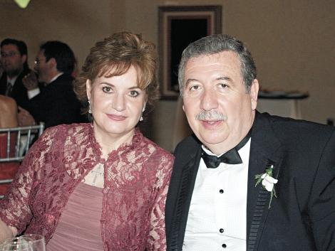 Ana María Martín de Rosas y Luis Rosas Macedo, padres de la novia