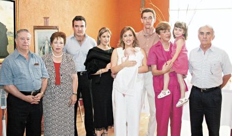 Javier González Pérez, Rosa Alicia Hernández de González, Ramón Ávila Rivera, Ana Isabel González Hernández, Ana Cristina González de González con Luis Alberto, Rodolfo González Ávila, Ana Ávila de González con su nieta y Rodolfo González López