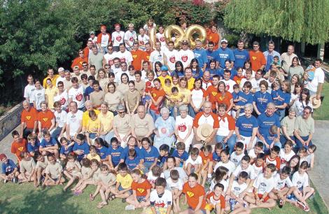 Grupo General que asistió a celebrar los 100 años de la Sr. Montaña.