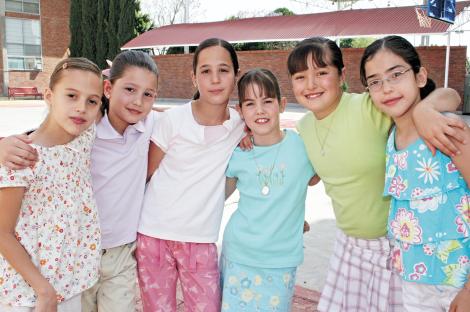 Mariana Raygosa, Rosa Martha Yaraguan, Frida González, Maripili Sesma, Alicia Soto y Ariana Hernández