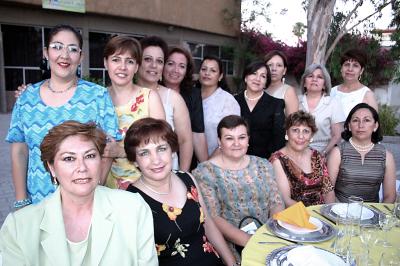 Socorro Uribe, Paz Prieto, Nora González, Pita Castellanos, Tita Izaguirre, Cúquis Vela, Elena González, Flor Solís, Alicia Torres, Ángeles Ortiz, Elsa Echávarri, Rita López, Margarita Martínez y Lolis Chávez.