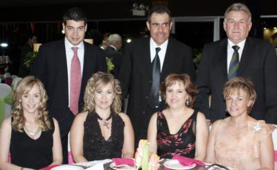 René Cantú, Ana Gilio, Gerardo,  Bustos, Magaly Gilio, Joaquín Hamdan, Mónica Hamdan y Vicky Tolentino