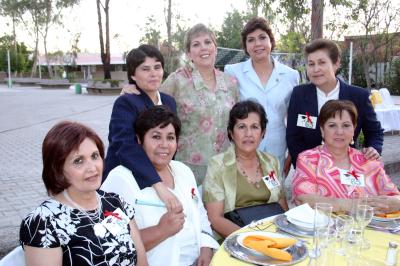 29 de mayo 

Yolanda Carrillo, Rosario Torres, Carmen Salmón,Chagua Sánchez, Hermana  Margarita, Marisela García, Elsa Saavedra y Hermana Rosario.