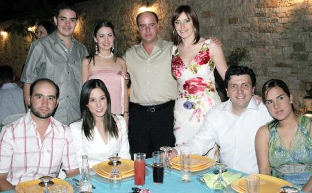 José Cantú, Sophia Martín, Federico Villarreal, Valeria Russek de Villarreal, Arturo Madero, Adriana de Madero, Ernesto Thomé, Mónica Villalobos, en reciente convivio .