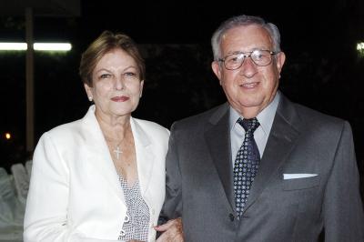 07 junio 
 Martha Díaz Flores de Cepeda y Hernán Cepeda Cepeda.