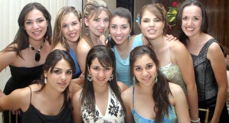 Valeria, Ale, Jéssica, Anel, Yolis, Tania y Laura Trasfí, Yuri y Marcela Amezcua