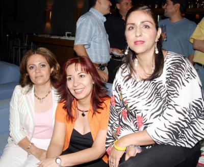 Esther Martínez, Toñeta Torres y Rocío Guerrero.