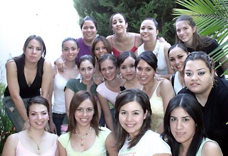 Ex alumnas del colegio Isabel la Católica Generacion 96-97 se reunieron en casa de Paulina Tovar en el Campestre de Gómez Palacio, para departir agradables momentos de amistad.