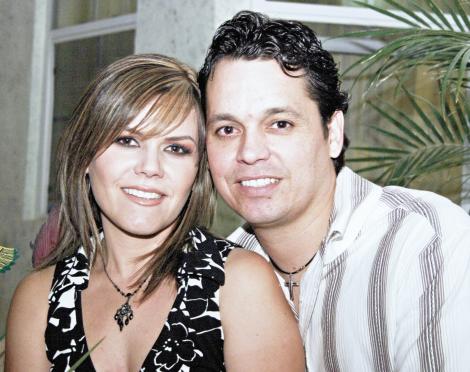 Los novios Silvia Padilla Velazco y Ricardo Martínez Sánchez