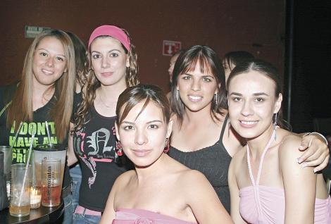 Sofía, Angie, Chalis, Rina y Marile