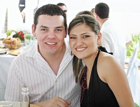 Efrén Cázares y Alejandra Martinez