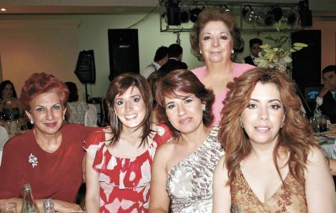 Mery Jaik, Cecilia Martínez, Lore Batarse, Maru González y Gina Ramírez