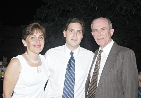 Patricia Solórzano de Lorda, Ernesto Lorda Solórzano y Julio Lorda Andrade