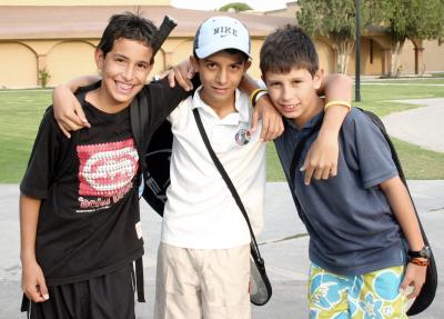 Luis Espinoza, Toño Contreras y Mario Canales.