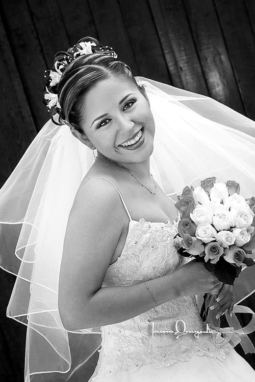 Srita. Alma E. Alemán Pérez, el día de su enlace matrimonial con el Ing. Carlos A. Collins Sánchez.