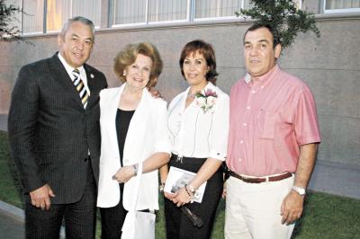 José Othón Borrego, Conchita de Borrego, Cony de Borrego, y Jorge López Borrego