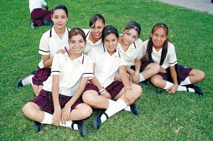 18 de junio 
Rosaura Sánchez, Tere Martínez, Brigitte Rubí, Karla Torres, Carmen del Campo, Edith Rodríguez, forman parte de la nueva generación de la Academia Villa de Matel.