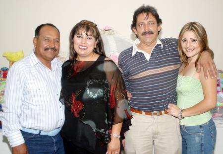 18 de  junio
José Rodríguez Moreira, Roxana de Marín, Julio Marín y Ana Patricia Marín