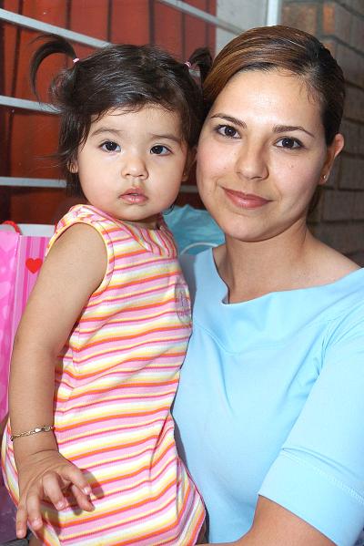 Gisela Pérez y su hija Natalia Espino