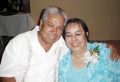 Andres López Moreno y María del Carmen López de López celebraron 44 años de matrimonio.