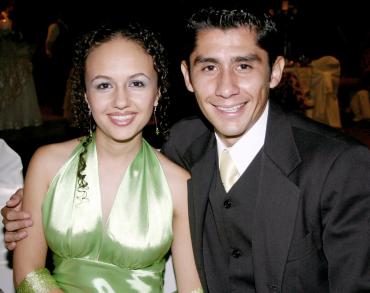 Gynna de la Garza y Hugo Estrada.