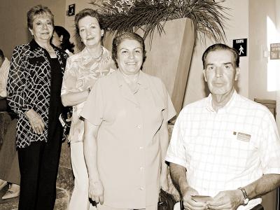 Ermita Peñagarza de García, Patricia Miñarro, Eva Miñarro y Antonio Miñarro.