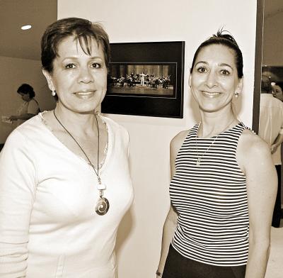 Leticia Cañedo de Castro y Julia Anguiano.