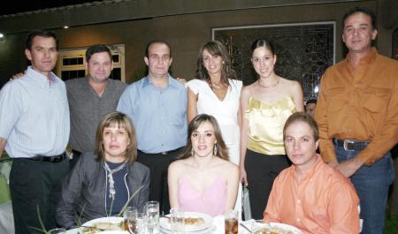 Fernando Gallegos, Adriana de Madso, Verónica de Meléndez, Claudio Meléndez, Arturo Estrada, José Ramón Cabranes, José Revuelta, Vivis García de Revuelta y Lorena Iriarte de Cabranes