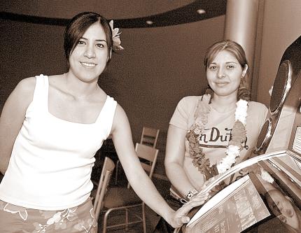 Mariana Bojórquez y Olivia Ávila.