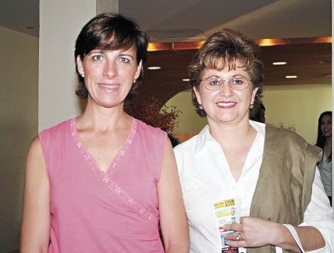 Minerva Favila y Joann Murra.