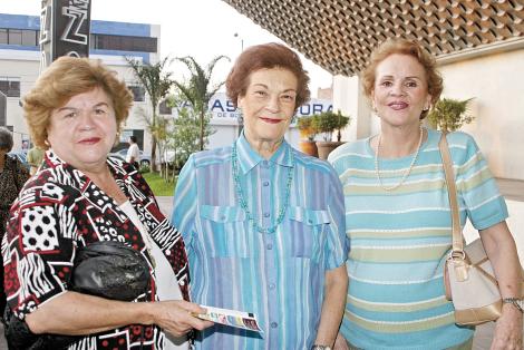 Magdalena Reed, Consuelo González y Guadalupe González Ugarte.