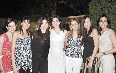 Maritere de Murra, Rocío de Murra, Paola de Gallegos, Sofía Papadópulos de Mijares, Melissa Mijares, Maru Ávila y Ana Claudia de Regueiro.