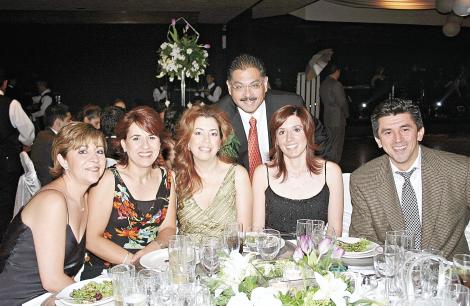 Eugenia Gordillo, Lore Batarse, Gina G. de Ramírez, Cecy Martinez, Tomas Ramírez y Jesús Gómez