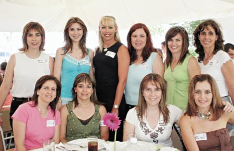 Rocío Jiménez, Sonia Delgado, Isabel Teele, Mayra Villarreal, Verónica Flores, Gaby Murra, Pilar Campuzano, Marilú Portilla, Rosy Granados y Gaby García Peña