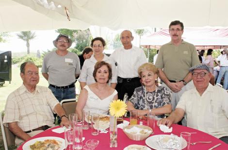 Francisco Amparán, Elena G. de Hernámdez, Javier Hernández, Francisco Madero, P. Guillermo Cervantes S.J., María Elena Arellano, María Estela de la Parra e Ing. Castro.