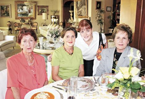 Walda Elisa Alvarado, Cristina Murra de Fernández, Liliana Fernández Murra y Leonor Zertuche de González