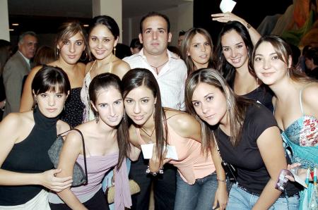 Gaby, Mayté, Mónica, Cristy, Lorella, Silvana, Paty, Marytere, Claudia y Carlos.