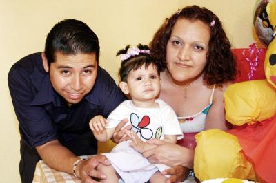 Aislynn García Reyes cumplió un año de vida y sus papás, Jorge y Argentina García, le prepararon una riquísima merienda.