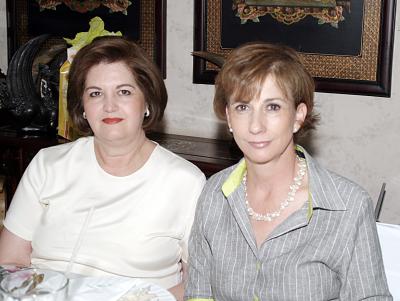 Cristina de Morales y Monserrat Murra.