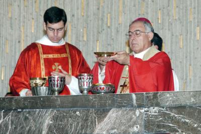 El obispo de Torreón, don José Guadalupe Galván Galindo, celebra 40 años al servicio de la iglesia.