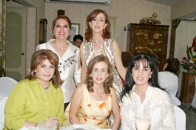 Monis de Bitar, Ivonne de Dávila, Linda de Zarzar, Gabriela de Herrera y Katia de zarzar.