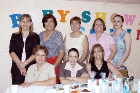 Judith, Rocío, Sonia, Mayela, Conchita, Mayela, Georgina y Margarita, en reciente festejo.