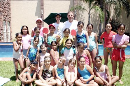 01 de julio 2005
 Primas y amigas del colegio asistieron al festejo de cumpleaños de Mariana y Ana Paula Díaz Flores Ortiz.