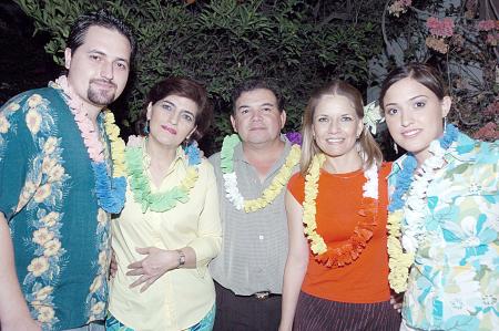 Pato Zermeño, Laura de Zermeño, Luis Maeda, Reyna de Maeda y Laura Zermeño.