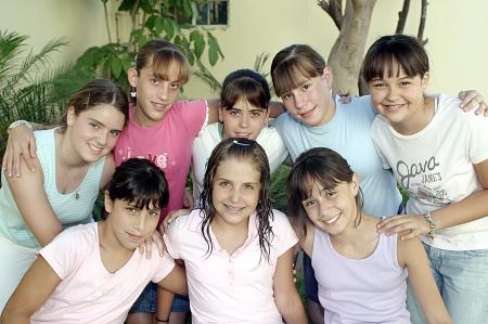 Ana Sofía González Grageda celebró su doceavo cumpleaños, con una divertida reunión a la que asistieron sus amigas para felicitarla.