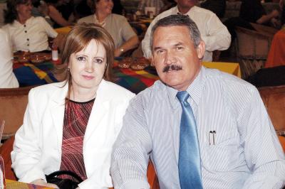 Gerardo de Lira y María de Lourdes Mier de Lira.